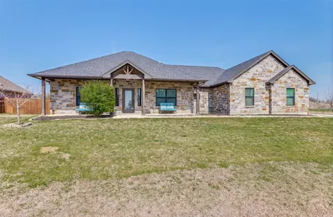 525 Port O Call Dr, Runaway Bay, TX 76426