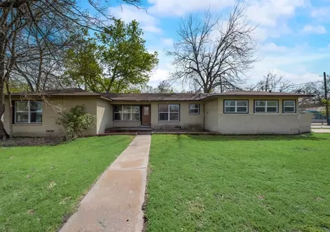 200 E 6th St, Kaufman, TX 75142
