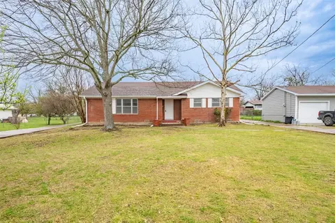 203 S College St, Itasca, TX 76055