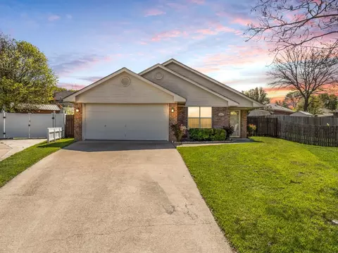 304 Sealy Ct, Gatesville, TX 76528