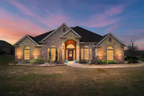 151 Stone Crossing Dr, Aledo, TX 76008