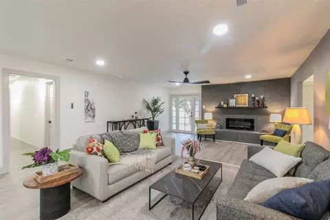 756 N Valley Pkwy, Lewisville, TX 75077