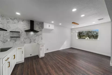 2304 Garrison Ave, Fort Worth, TX 76105
