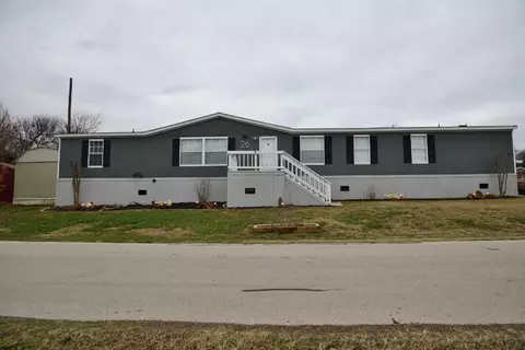 5200 Lake Shore Ln #26, Denton, TX 76208