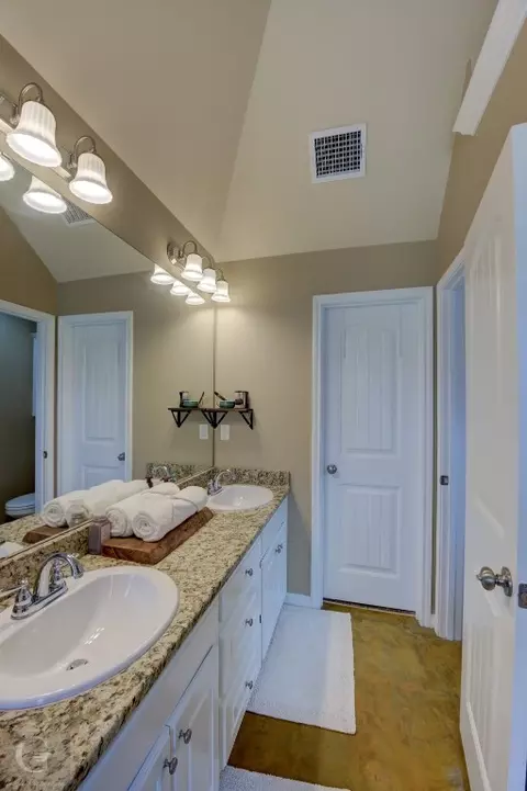 Bath - 184 Bent Tree Loop, Haughton, LA 71037 photo 1 of 3