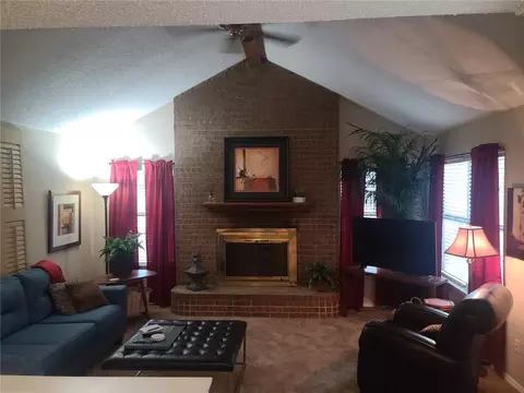1438 Palmnold Cir W, Fort Worth, TX 76120