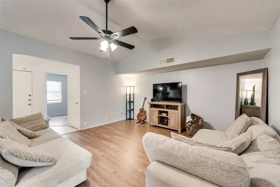 Living - 9468 Gonzales Dr, Dallas, TX 75227 photo 3 of 4