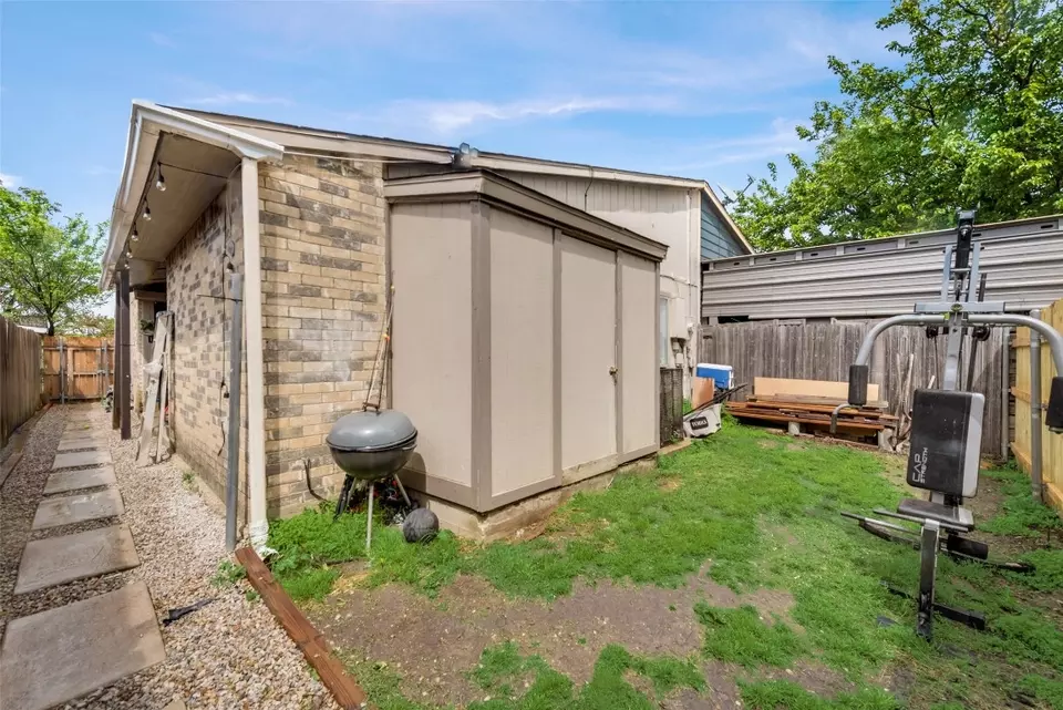 Exterior - 9468 Gonzales Dr, Dallas, TX 75227 photo 6 of 7