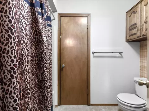 Bath - 316 E Reindeer Rd, Lancaster, TX 75146 photo 3 of 3