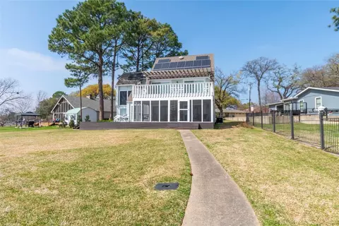 18399 Hickory Cir, Kemp, TX 75143