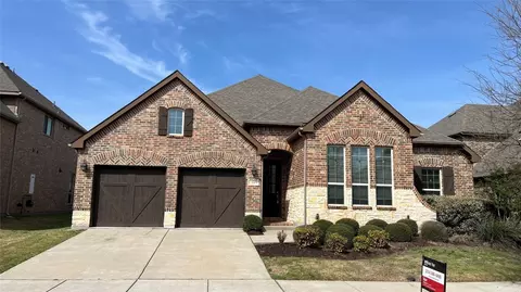 821 Patio St, Aubrey, TX 76227