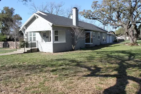 1800 S China St, Brady, TX 76825