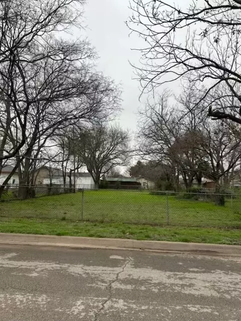 808 Euclid St, Cleburne, TX 76033