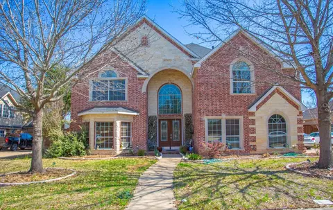702 Montclaire Dr, Mansfield, TX 76063