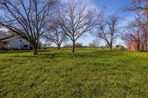 920 W Bridge St, Granbury, TX 76048