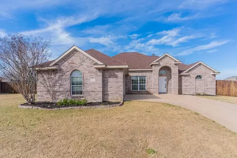 6405 Sunshine Ct, Midlothian, TX 76065