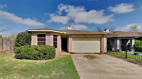 2614 Whitehurst Dr, Fort Worth, TX 76133