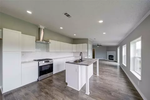 233 Chisholm Hills Dr, New Fairview, TX 76078
