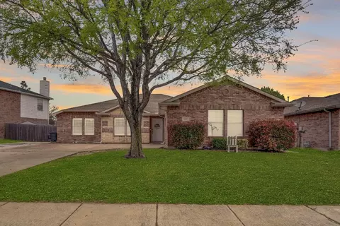 4315 Fieldwood Dr, Corinth, TX 76208