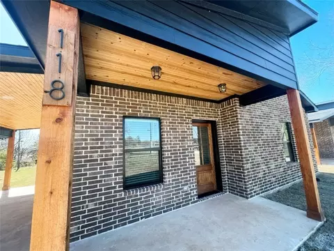 118 E Harrison St, Denison, TX 75021