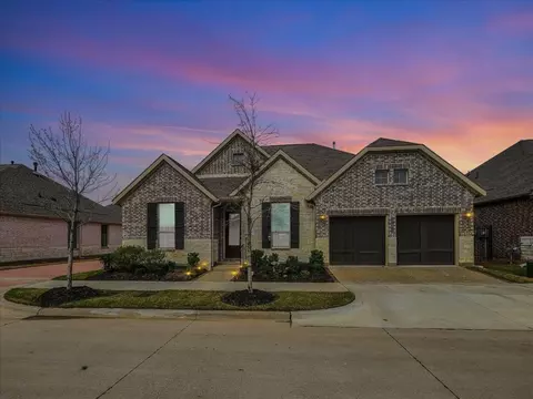 1931 Spotted Fawn Dr, Arlington, TX 76005