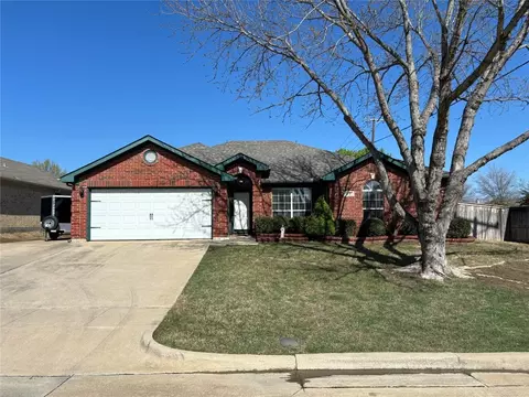 1719 Windcastle Dr, Mansfield, TX 76063