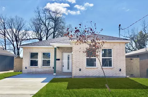 2822 Macon St, Dallas, TX 75215