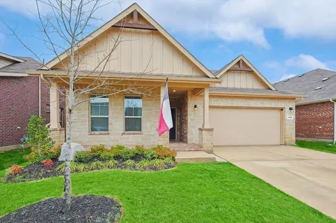 608 Hogan Dr, Denton, TX 76210