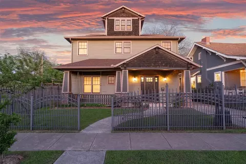 1637 S Adams St, Fort Worth, TX 76104