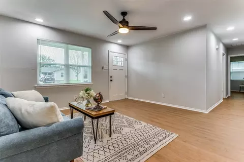 Entry Way - 613 Aransas Dr, Euless, TX 76039 photo 1 of 1
