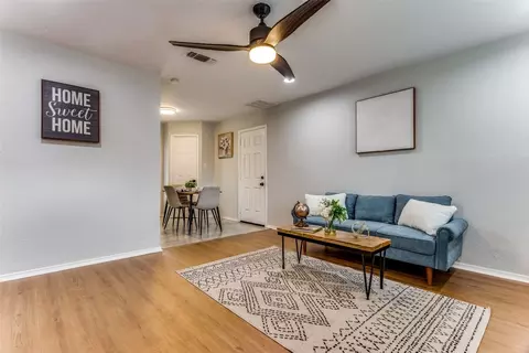 Living - 613 Aransas Dr, Euless, TX 76039 photo 2 of 3