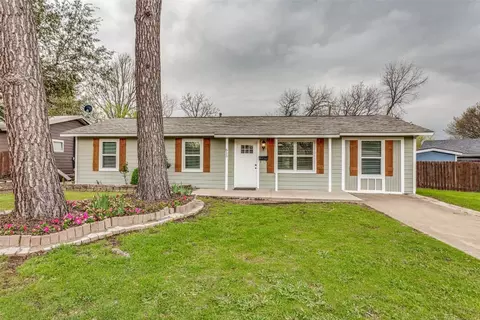 613 Aransas Dr, Euless, TX 76039