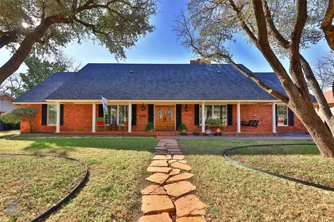 1414 Edgewood St, Sweetwater, TX 79556