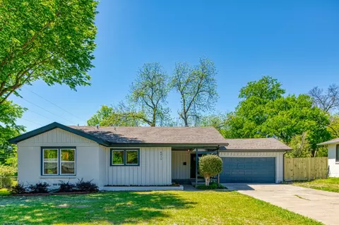 4016 Rothington Rd, Fort Worth, TX 76116