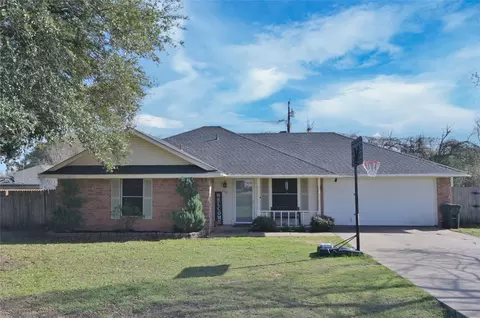 710 Plum St, Joshua, TX 76058
