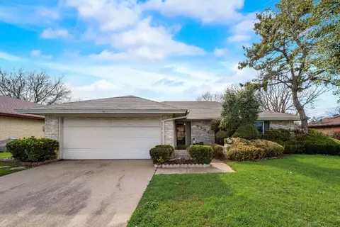 6804 Windcrest Ln, Fort Worth, TX 76133
