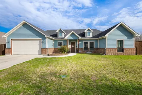 500 W Mill St, Decatur, TX 76234