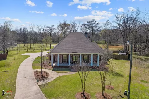 1112 Keystone Cir, Bossier City, LA 71111