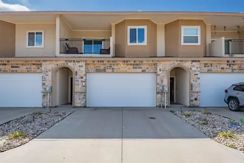 1309 Summerset Ln, Burleson, TX 76028