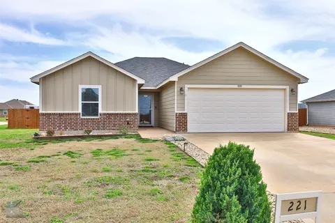 221 Foxtrot Ln, Abilene, TX 79602