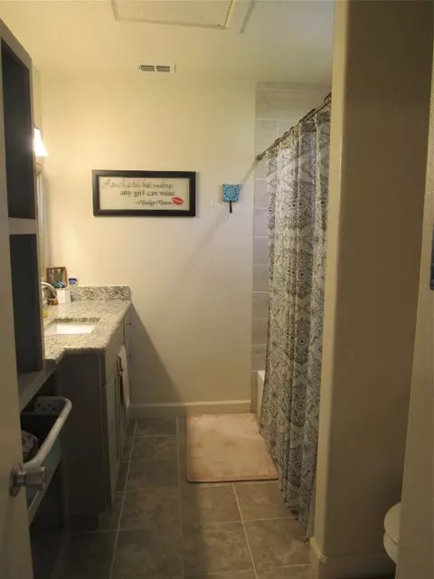 Bath - 215 E Thomas St, Leonard, TX 75452 photo 1 of 5