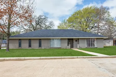 1325 Clover Hill Rd, Mansfield, TX 76063