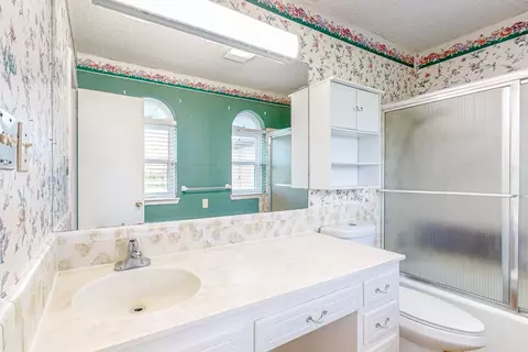 Bath - 320 Enon Ave, Everman, TX 76140 photo 2 of 6