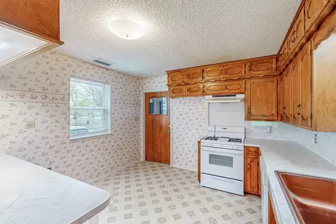 Kitchen - 320 Enon Ave, Everman, TX 76140 photo 2 of 5