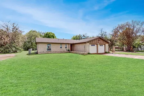Exterior - 320 Enon Ave, Everman, TX 76140 photo 2 of 12