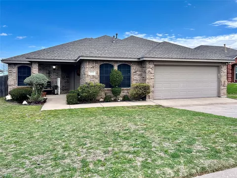 8912 Jill St, White Settlement, TX 76108