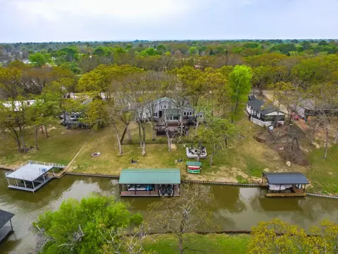 View/Area - 1318 Bora Bora St, Tool, TX 75143 photo 4 of 4