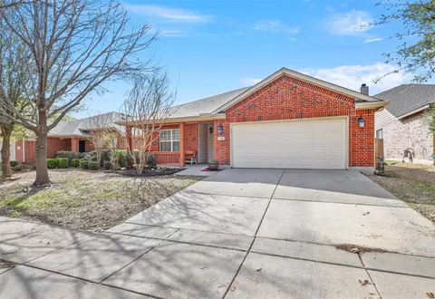 1220 Nighthawk Rd, Fort Worth, TX 76108