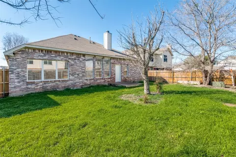 7305 Circle Dr, North Richland Hills, TX 76180