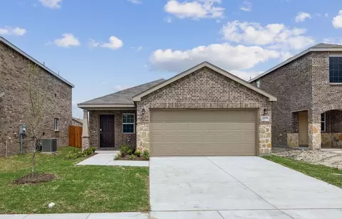 2075 Henrietta Dr, Forney, TX 75126